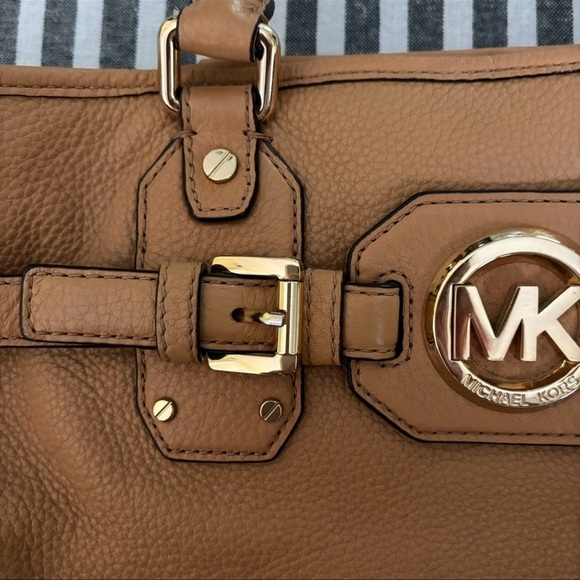 MICHAEL KORS SATCHEL BAG IN PEANUT COLOR - Picture 3 of 12